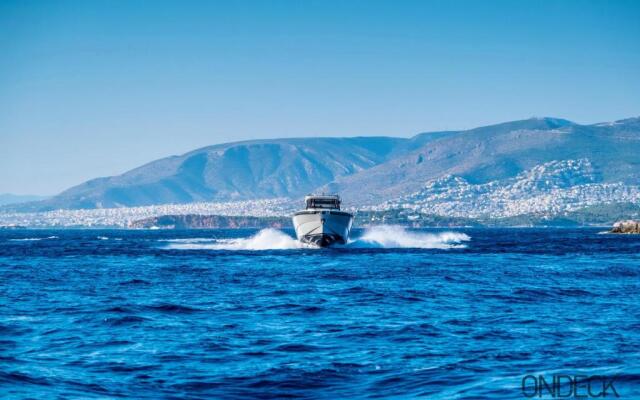 Yaloou Exclusive Yachting & More BLUEGAME 42