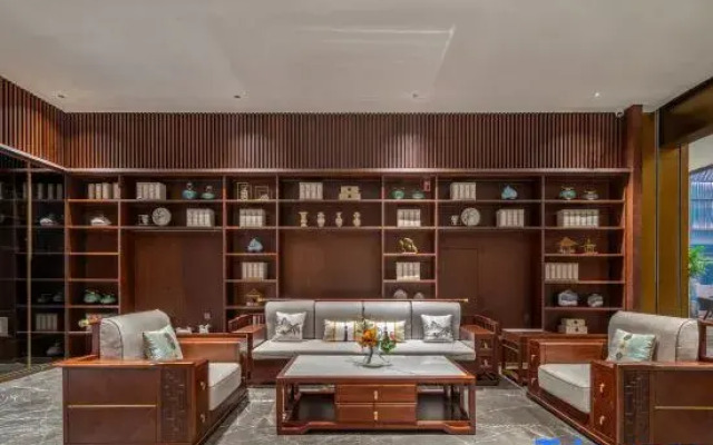 Rose Hotel (Nanyang Zhangheng Avenue Municipal Government Store)