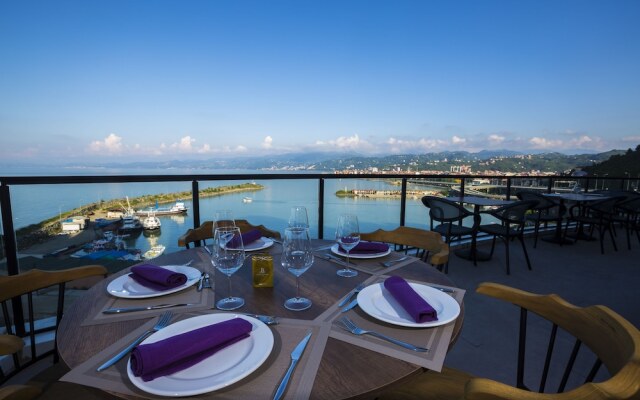 Royal Comfort Suites