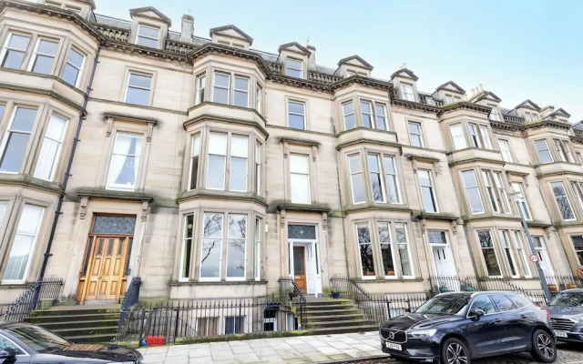 Spacious 2-Bedroom Ground Floor Flat