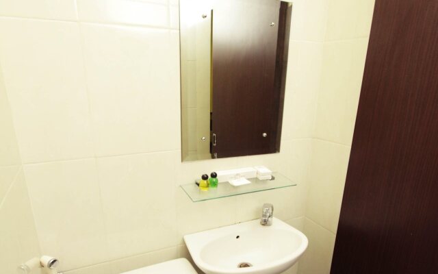 RedDoorz Plus @ Hotel Asih UNY