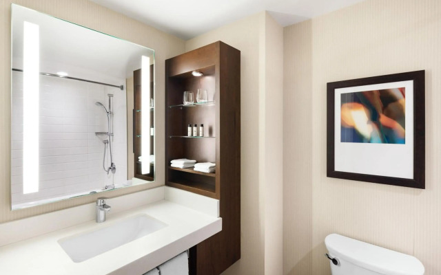 Delta Hotels by Marriott Edmonton South Conference Centre