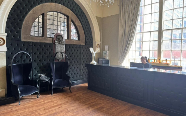 White Star Line Hotel