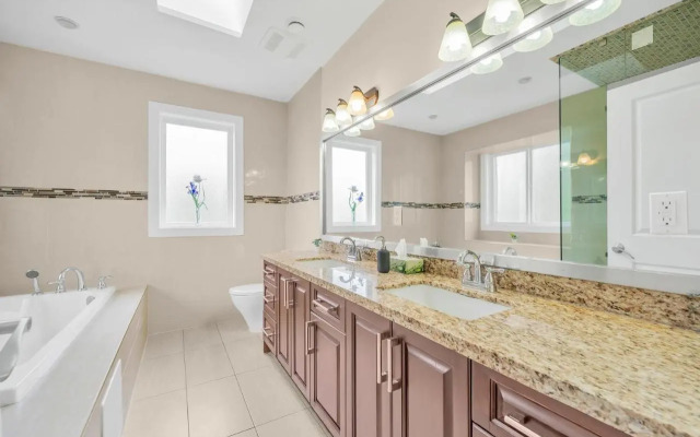 Oakridge Home