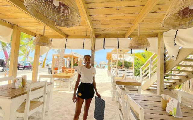 Relax Studios Deluxe POOL WIFI BEACH