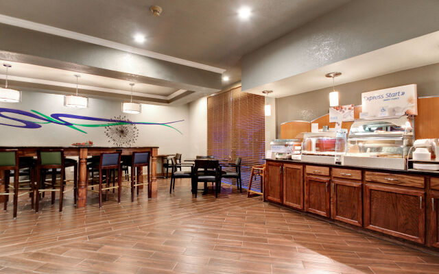 Holiday Inn Express Marshfield by IHG