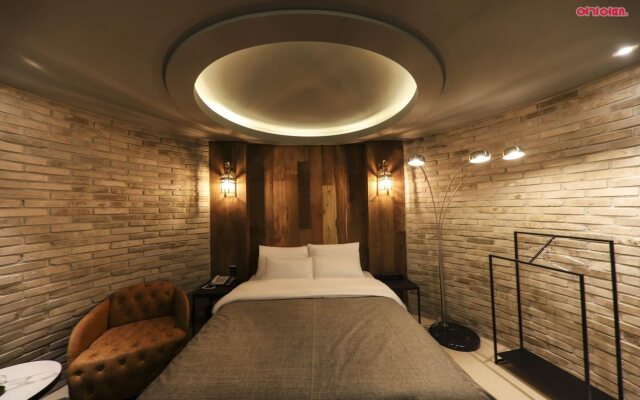 Rainbow Hotel