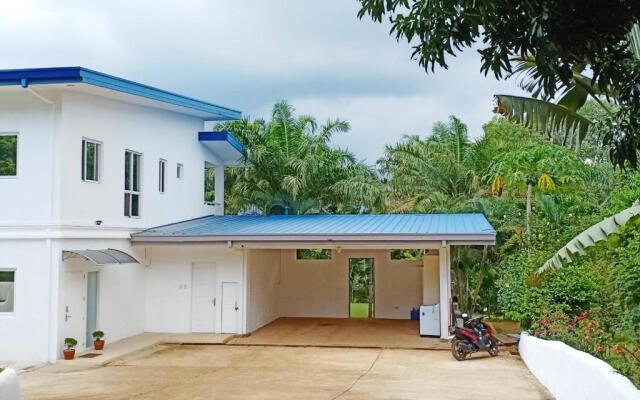 Luxury Villa with Pool in Tropical Garden