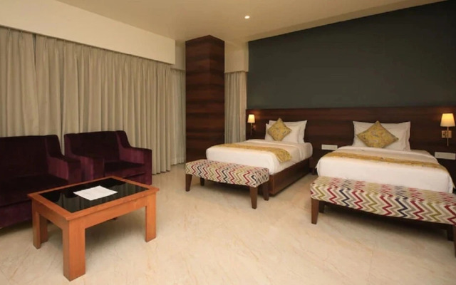 Goroomgo Danni Continental Imphal