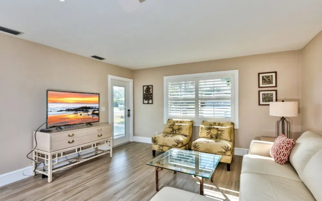 Avola  Vacation Rental by NFVH