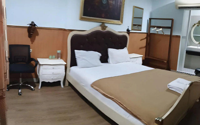 Grand Batik Inn