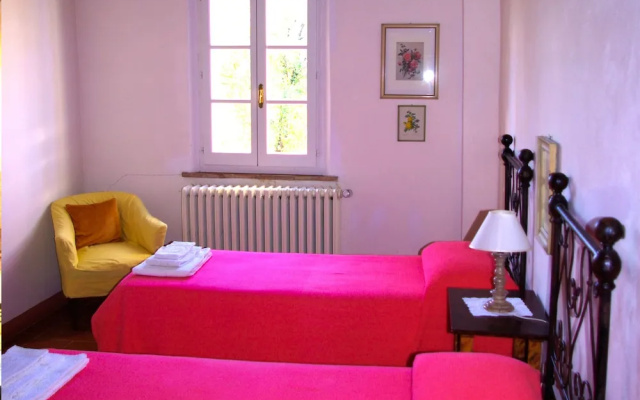 Fattoria Santa Vittoria Apartment Pagliericcio