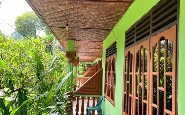 Wisma Batu Mandi and Jungle trekking