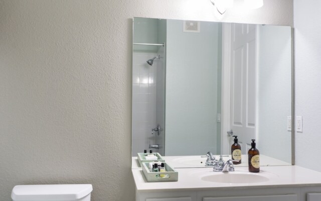 Casa Magnolias Deluxe 3 Bedroom Condo by RedAwning