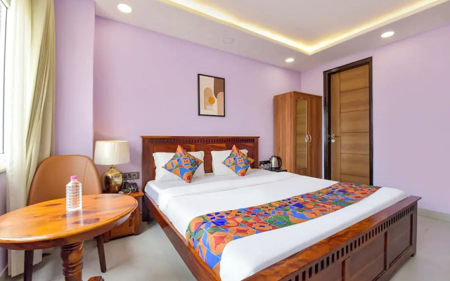 Fabhotel Pink Palace Raja Park