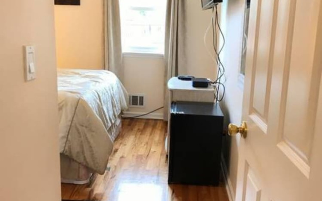 Private Room 1 Near NYC/EWR/OutletMall