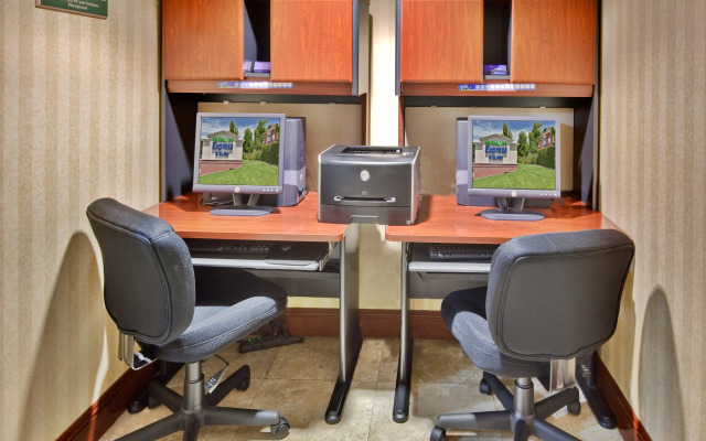 Holiday Inn Express & Suites Rancho Cucamonga by IHG