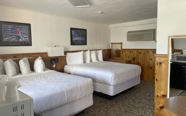 Saddle & Surrey Motel