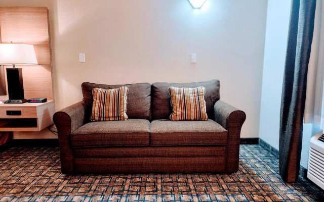 Ramada by Wyndham Lloydminster