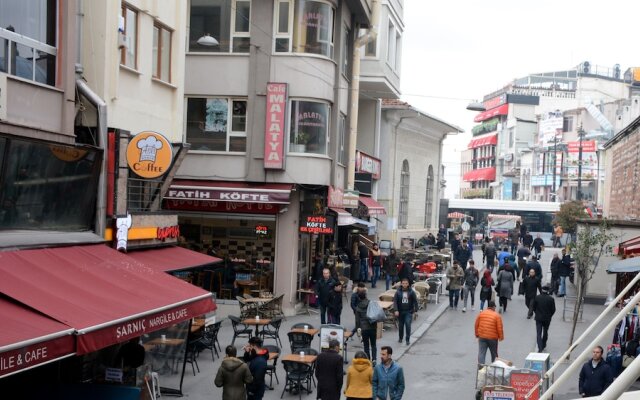 Sar Apartment Suites