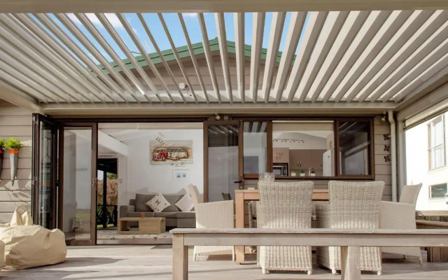 Beachside Beauty - Kuaotunu Holiday Home