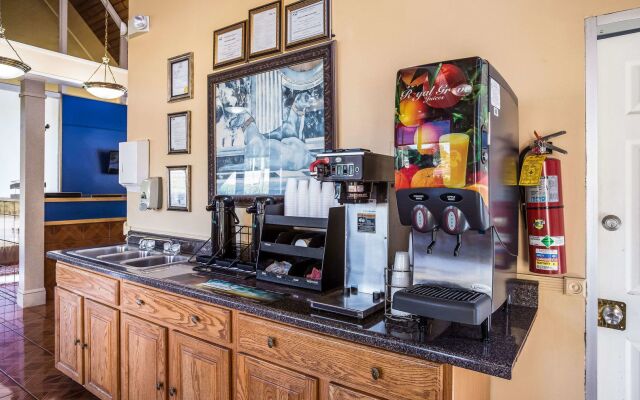 Super 8 by Wyndham Macon GA