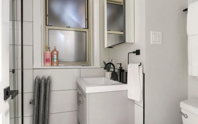 Cozy 2BR - Montrose 1A