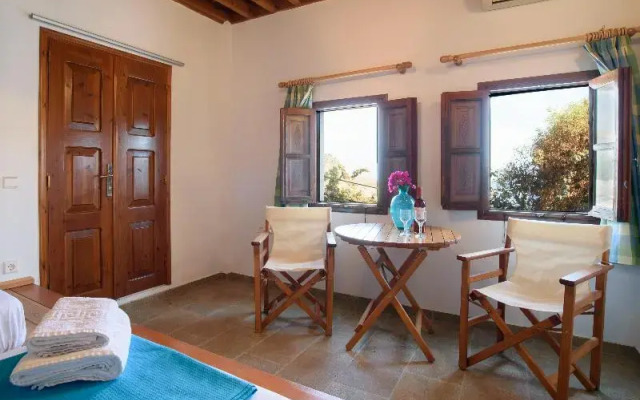 Meandros Suites