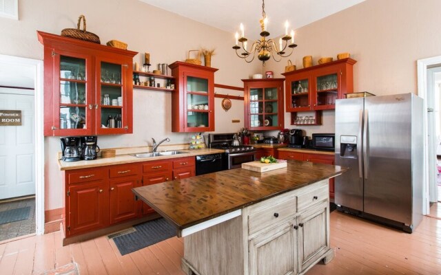 Stoltzfus Bed and Breakfast