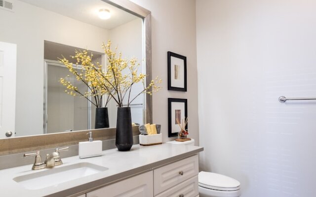 Hope St Downtown Luxury Rentals