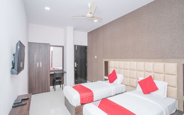 OYO 15352 Sahara Suites