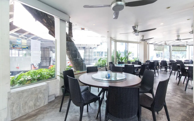 OYO 161 Lodge Paradize Hotel