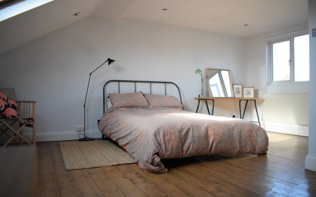 2 Bedroom Property in Brixton