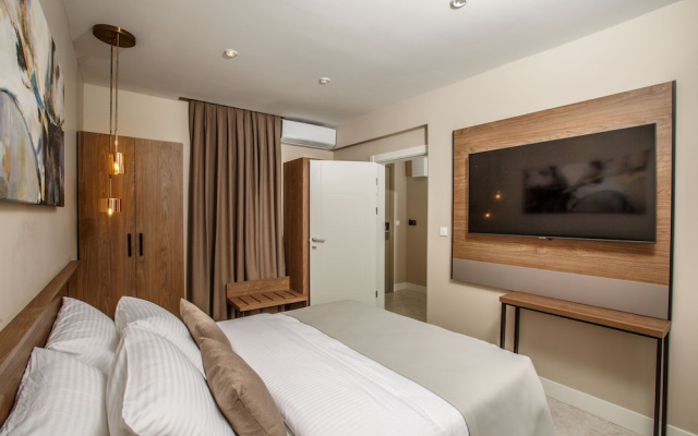 Montenegro Lodge