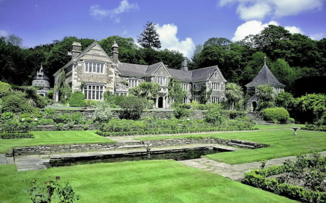 Lewtrenchard Manor