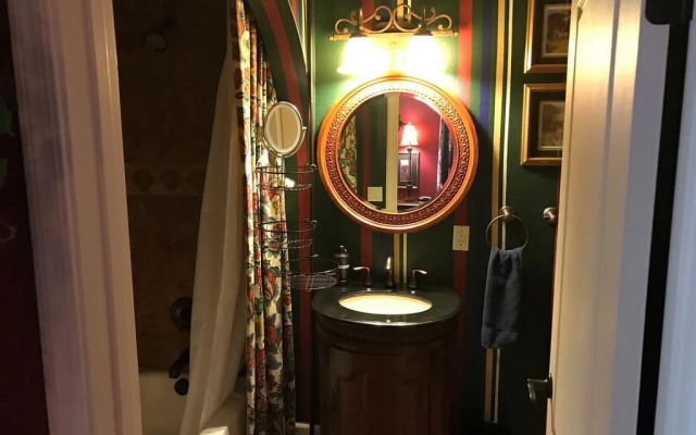 Don's Elegante Bed & Breakfast