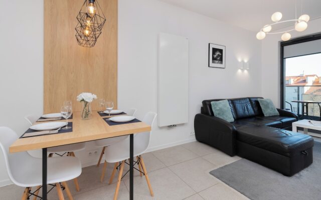 Browar Gdański 51 Apartment by Renters