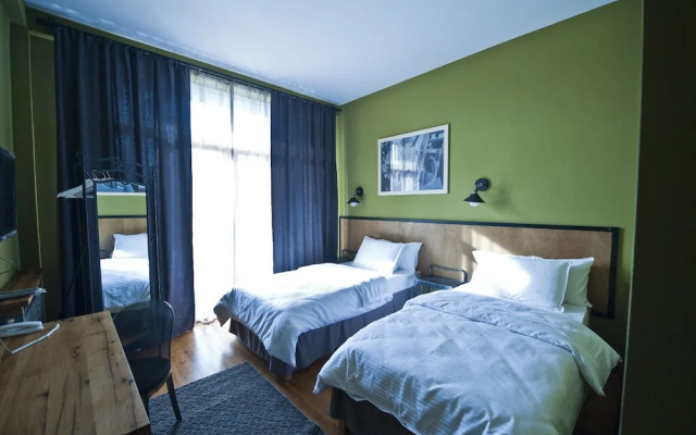Hotel 27