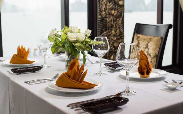 Verdure Lotus Grandeur Cruise