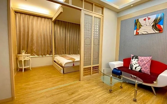 Happy Warmth Hotel