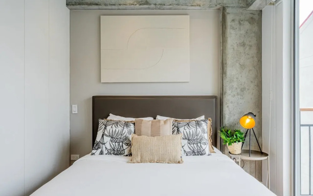 w Picturesque 2BR in Plaza Herrera
