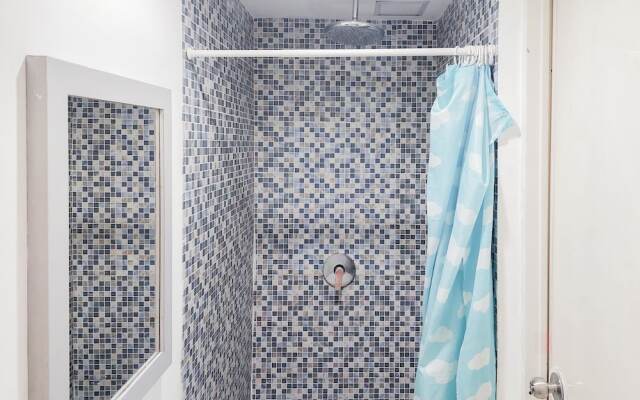 Homey Studio Apartment At Aeropolis Residence Near Soetta