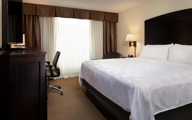 Holiday Inn Hotel & Suites Charleston West by IHG