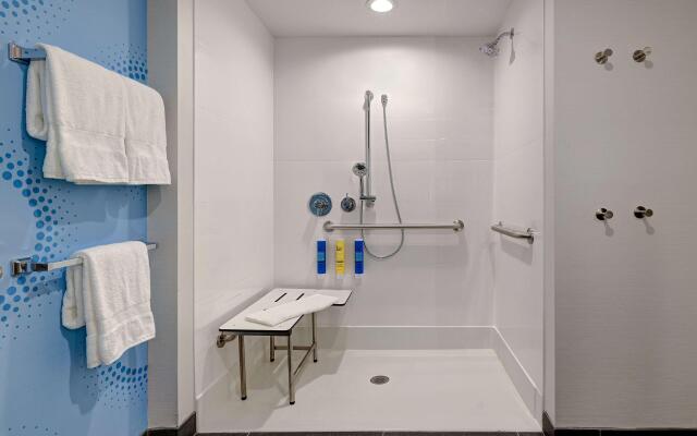 Tru by Hilton Lithia Springs