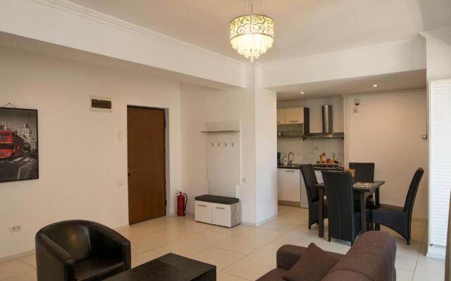 Lake Divine Apartment 11