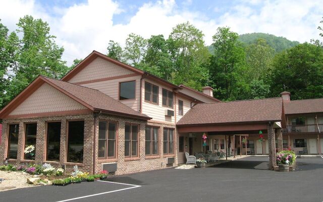 Jonathan Creek Inn and Villas