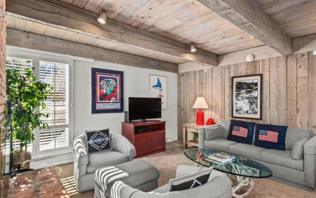 Chateau Eau Claire Unit 13