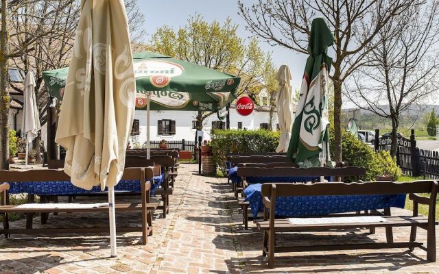 Gastland M1 Hotel & Restaurant