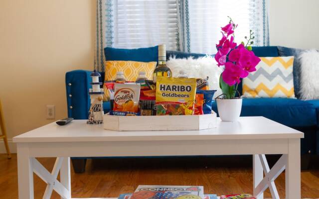 Yachtsman's Cove with 3-Levels