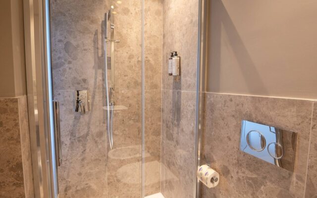 DOMUS 213 Guest House